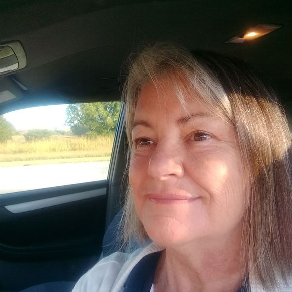 Meet your Posher, Katie - Picture 1 of 1